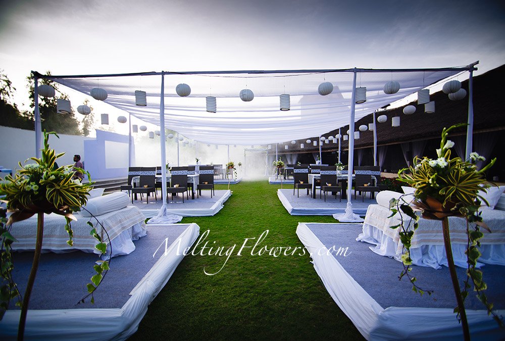 Outdoor Wedding Decorations | Wedding Decorations, Flower Decoration