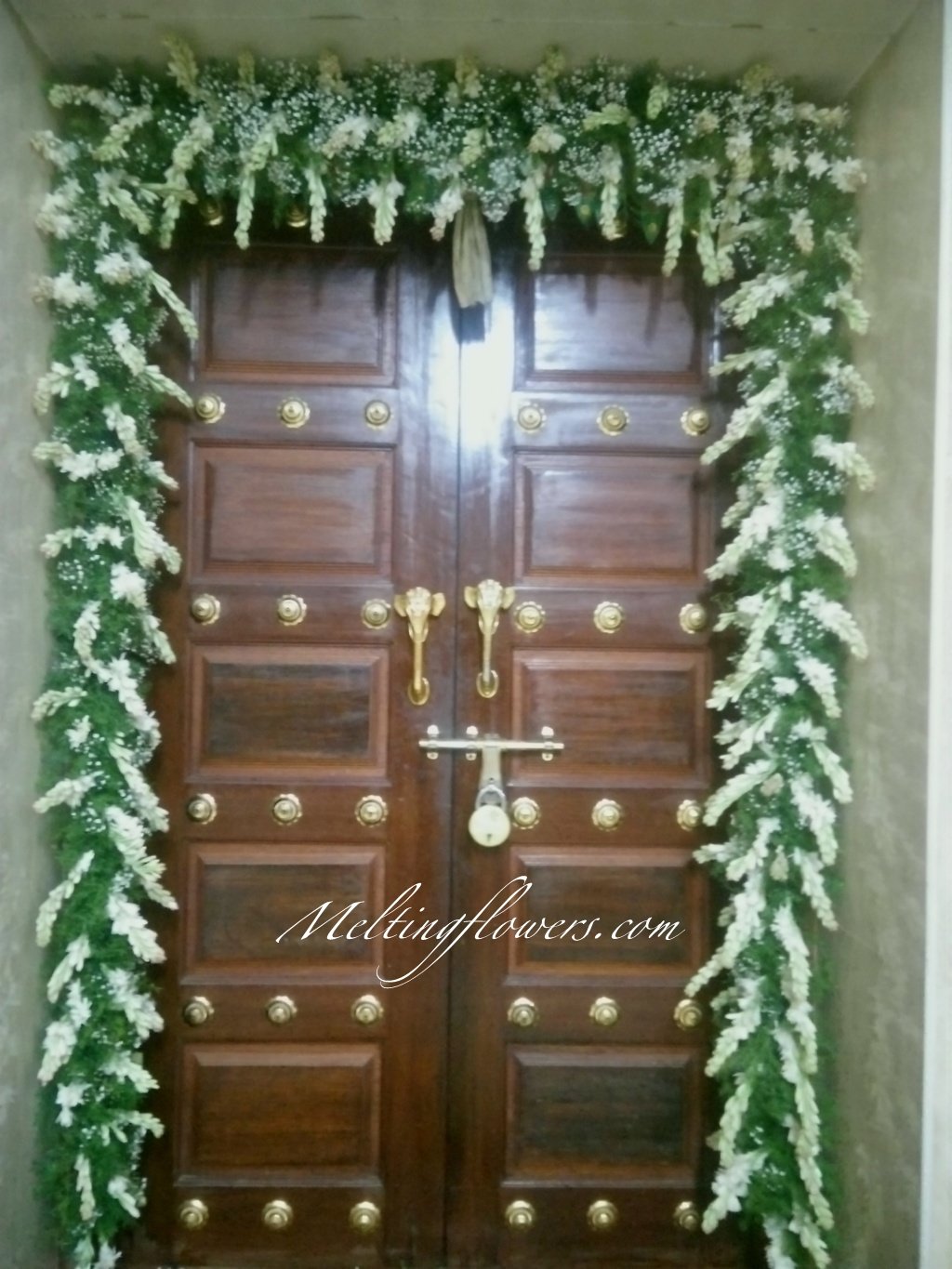 amazing-decoration-ideas-to-make-your-housewarming-ceremony-a-splendid