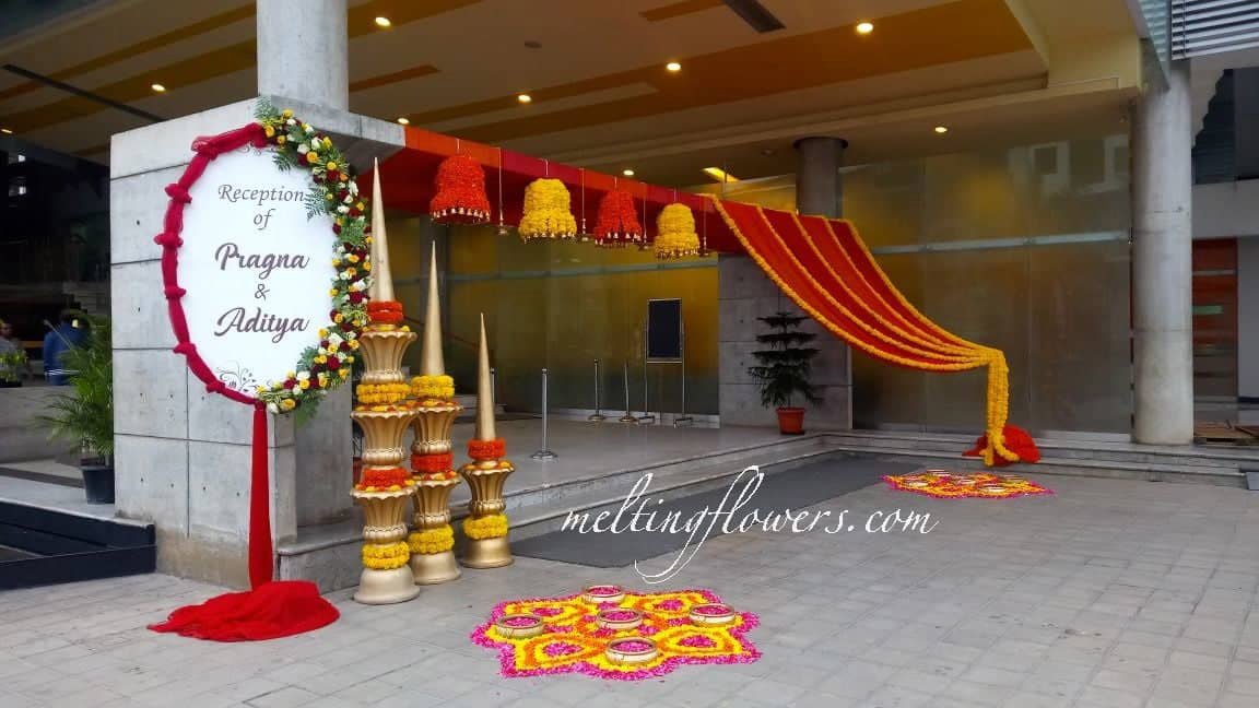 mlr-entrance-decor-35b