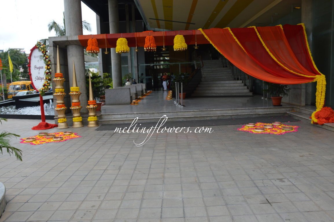 mlr-entrance-decor-36b