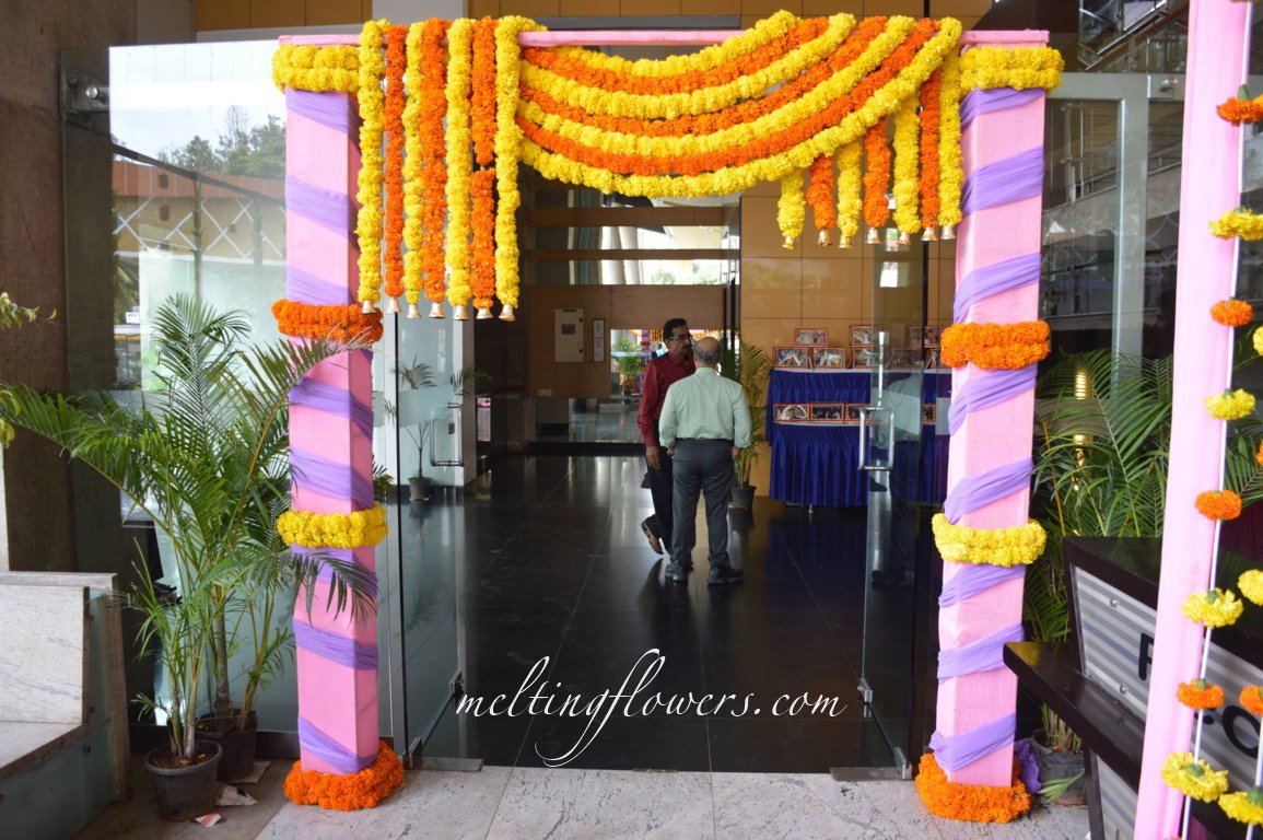 mlr-entrance-decor-4b