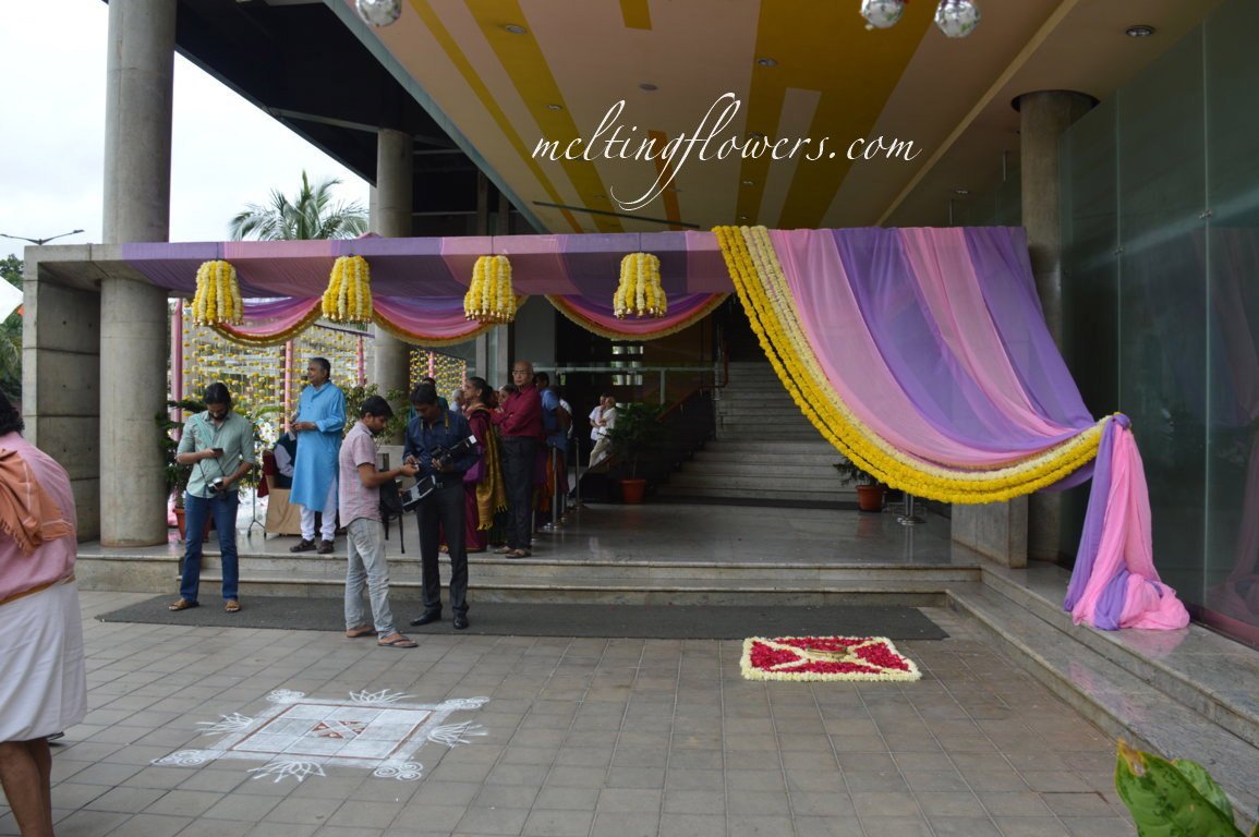 mlr-entrance-decor-6b