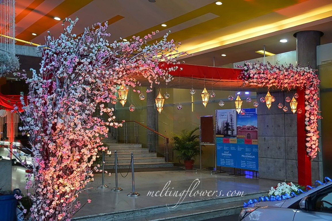 mlr-entrance-decor-8b